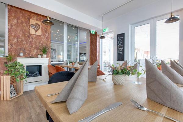Marc5 Hotel Cadenberge Eksteriør bilde